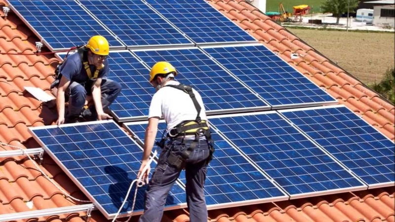 Corsi FER a Roma: L’Essenziale per Diventare un Installatore Qualificato di Impianti Fotovoltaici